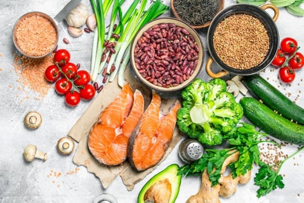 Nguyên liệu phù hợp cho người niềng răng ăn gì 
