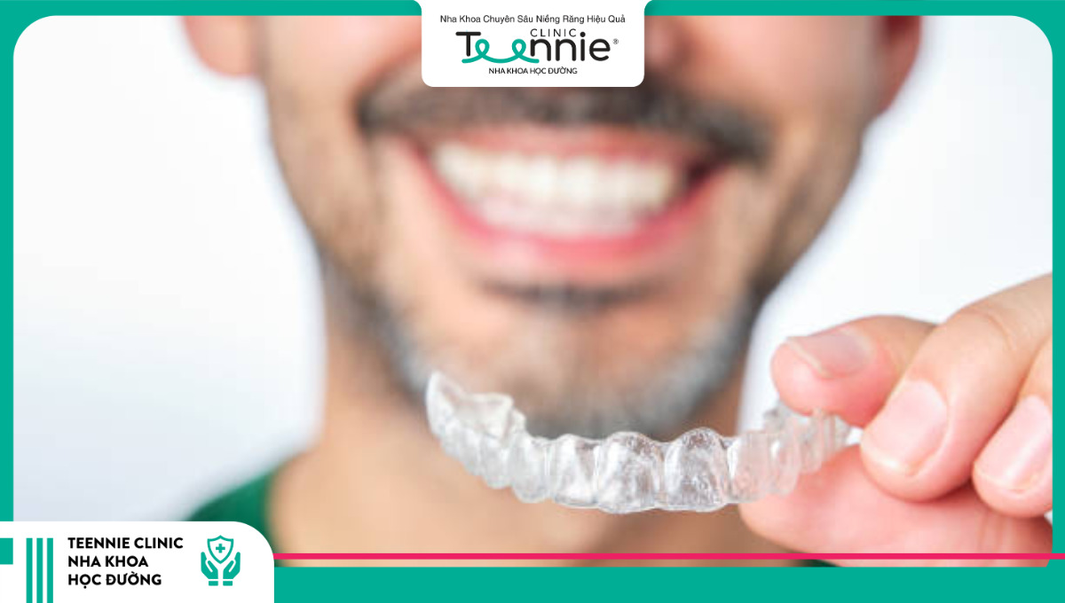 Niềng răng trong suốt Invisalign là phương pháp phù hợp với tuổi 40