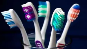 Làm sao để giữ bàn chải đánh răng sạch khuẩn?