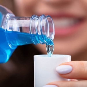 Cách lựa chọn nước súc miệng tẩy cao răng