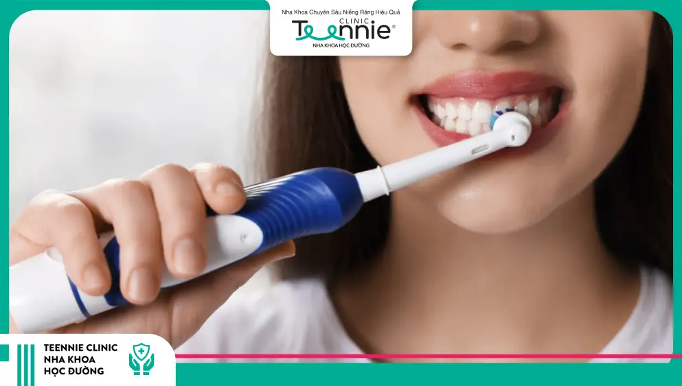 Niềng răng có nên sử dụng bàn chải điện?
