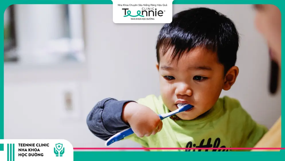 Trẻ em nên đánh răng lúc mấy tuổi?