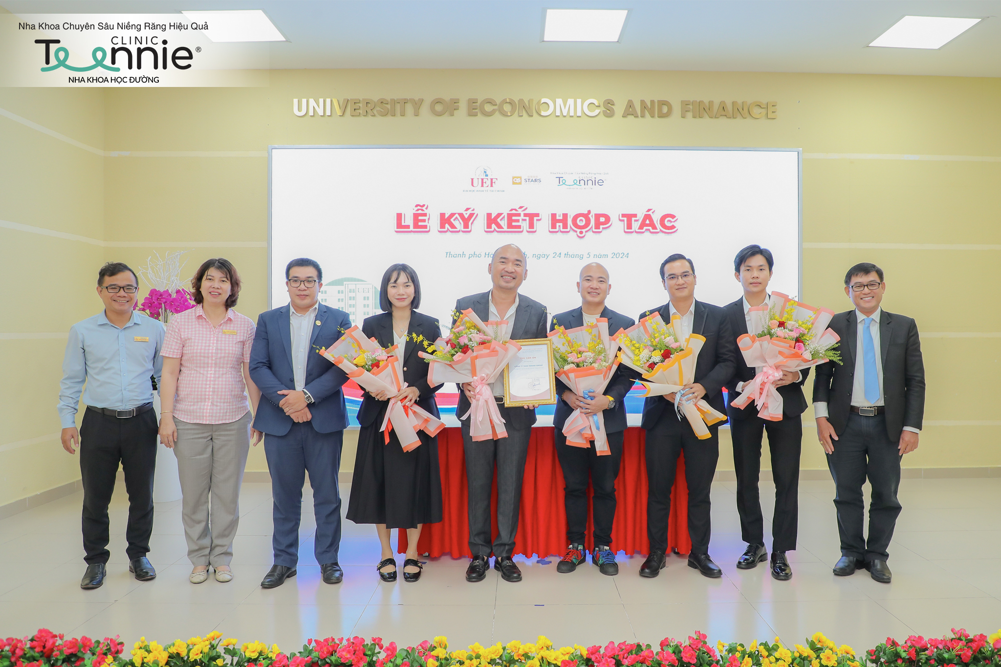 Nha khoa Teennie hợp tác cùng Trường Đại học Kinh tế - Tài chính TPHCM (UEF) tổ chứng chương trình "Đón hè sang, cười tỏa sáng"