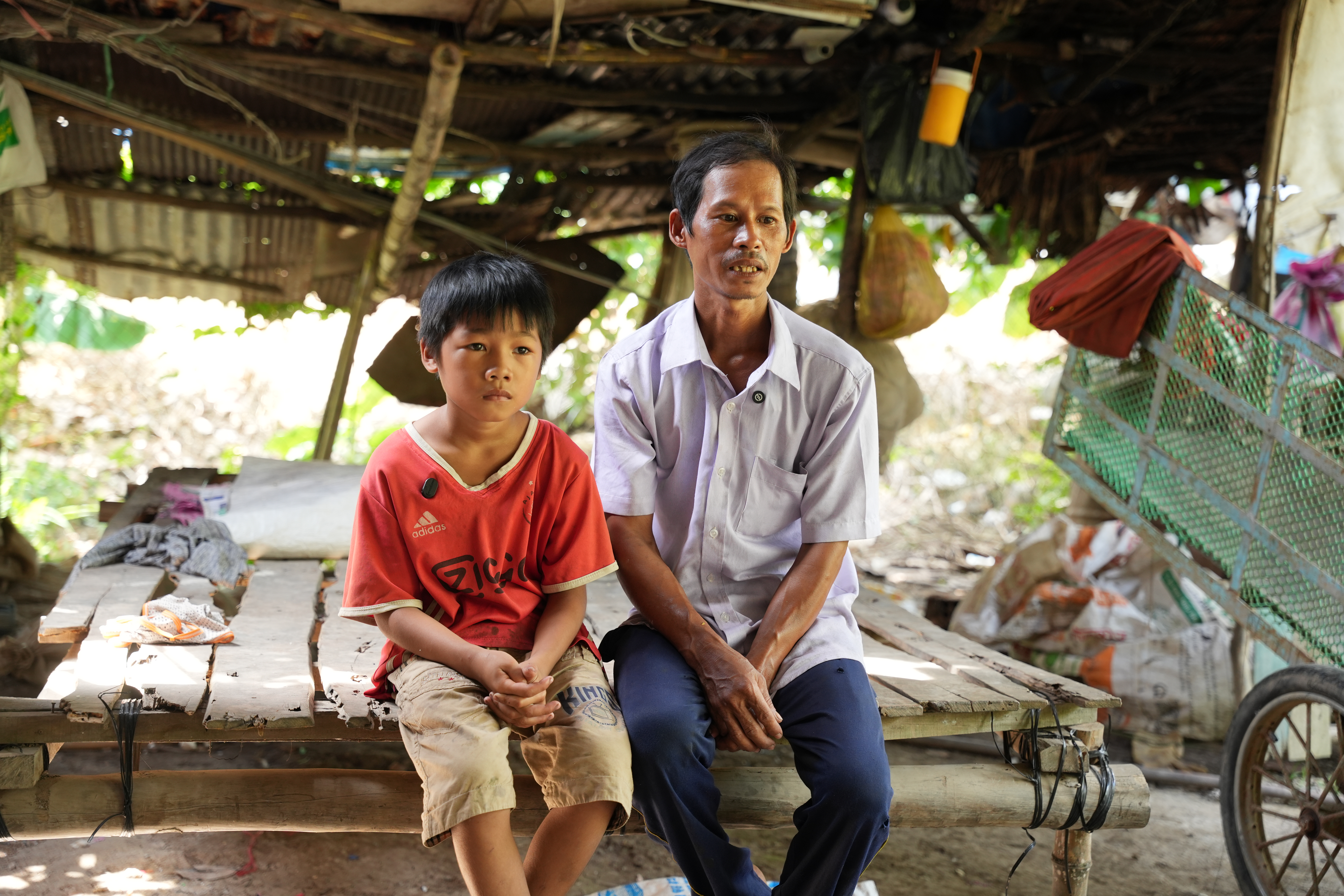 Bé Duy Luân, một trong các em nhỏ được dự án “Nuôi dưỡng Nụ cười của Em” hỗ trợ tại xã Đốc Binh Kiều, Đồng Tháp